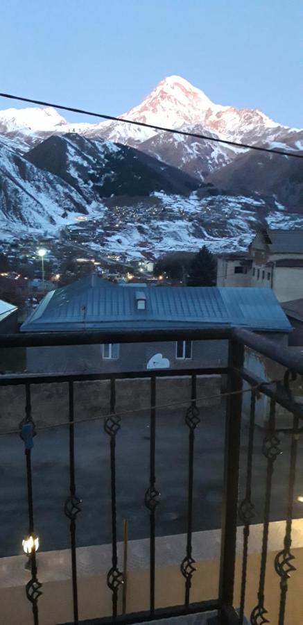 Hotel Iveria Kazbegi Exterior foto